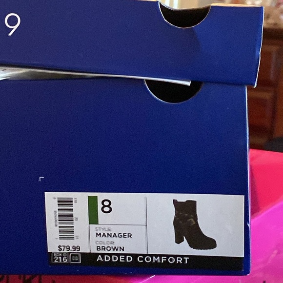 NEW IN BOX- Apt.9 Manager Boots - Picture 9 of 12